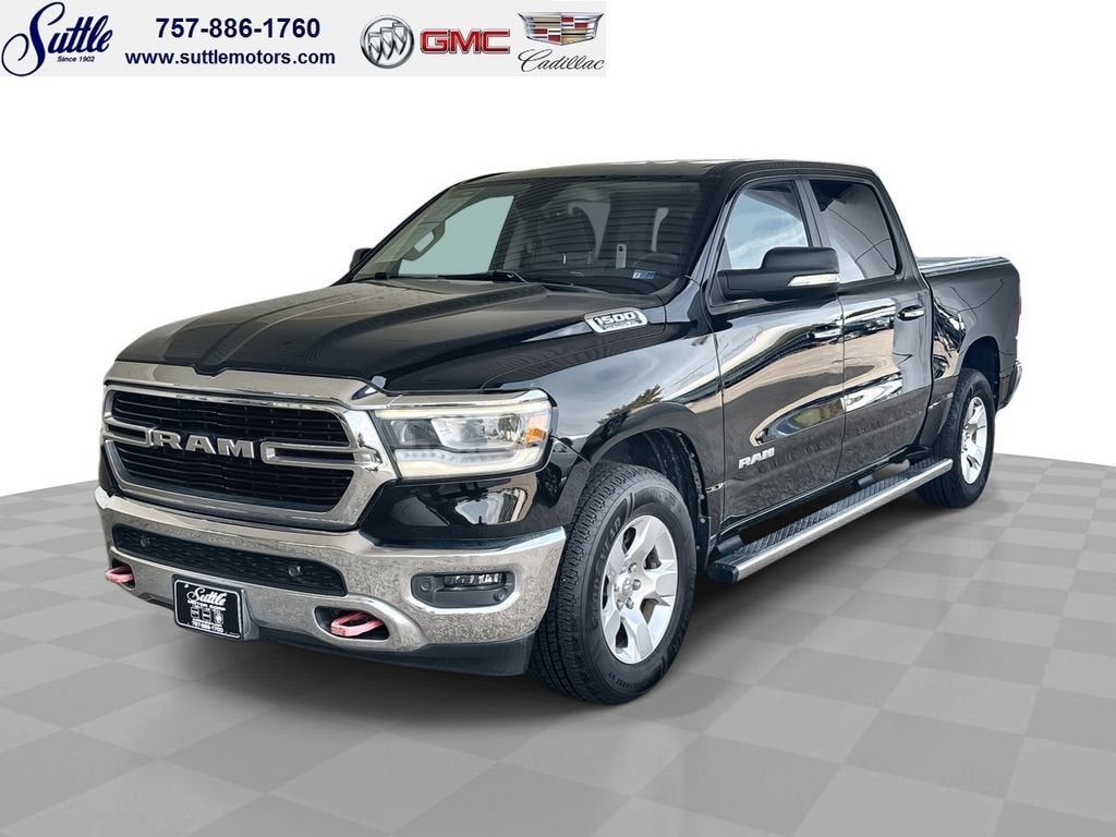 2019 RAM 1500 Big Horn/Lone Star Crew Cab 4x4 5'7" Box in Black — front three-quarter view